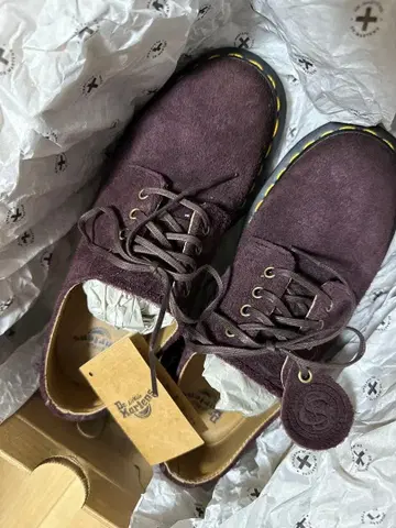 Dr. Martens 퍼플 스웨이드 신발