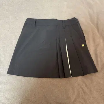 ST ANDREWS 블랙 플리츠 스커트