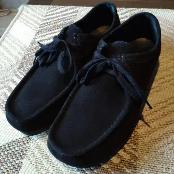 새상품급 GU 왈라비 천연 가죽 스웨이드 모카신 26cm 블랙