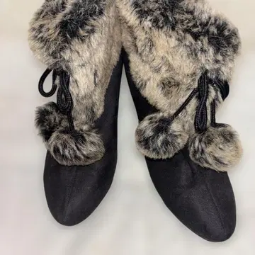 미사용품 리본/퍼/꽁지 모자 어그 부츠 블랙