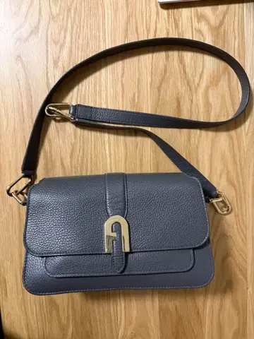 furla 숄더백