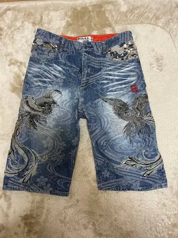 카라쿠리타마시 봉황 자수 데님 하프 팬츠