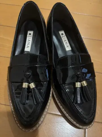 D.IANA 블랙 태슬 로퍼 21.5cm