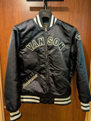 VANSON 바시티 자켓 블랙 M 사이즈