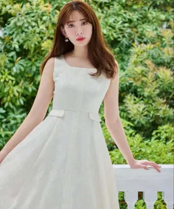 herlipto Classic Floral Jacquard Dress