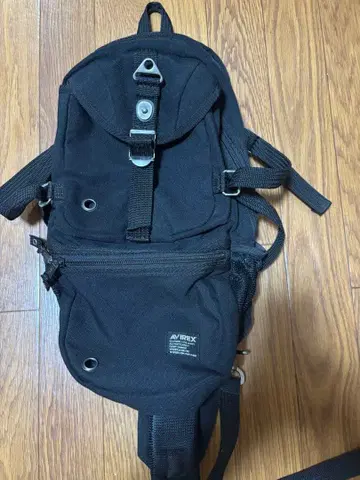 AVIREX 블랙 숄더백
