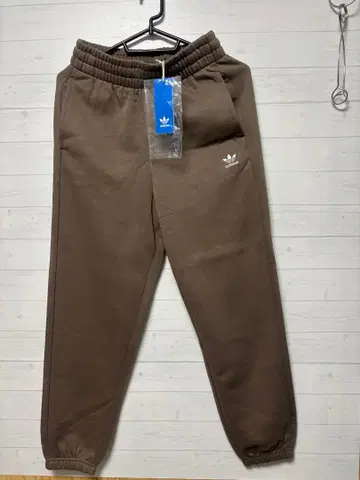 [ 가격 인하 ] adidas 브라운 스웨트 팬츠