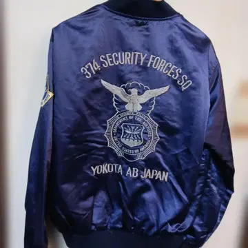 374 Security Forces SQ 새틴 점퍼
