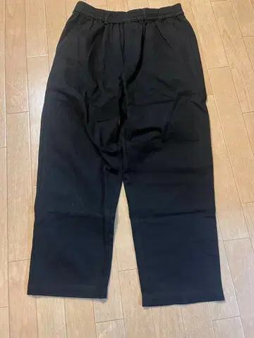 deviluse Black denim pants