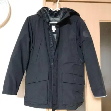 GAP KIDS 블랙 후드 부착 다운 자켓 150