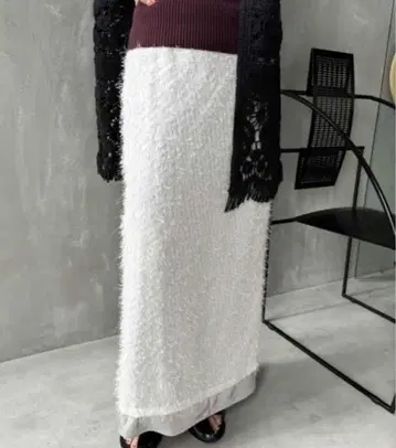 Ameri MEDI MULTI WAY FEATHER LIKE SKIRT