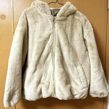 ESTACOT 후드 부착 보아 자켓 베이지