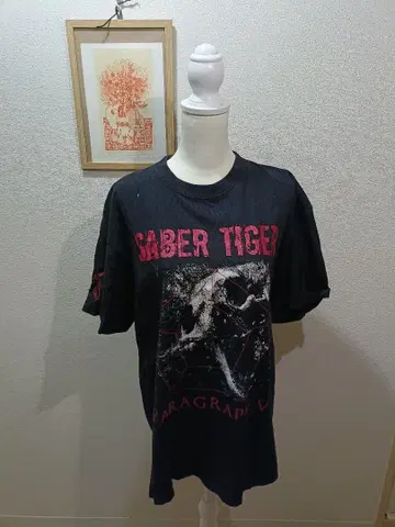 SABER TIGER 그래픽 T셔츠 블랙