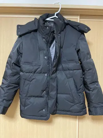 UNIQLO +J 다운 자켓 사이즈 XS