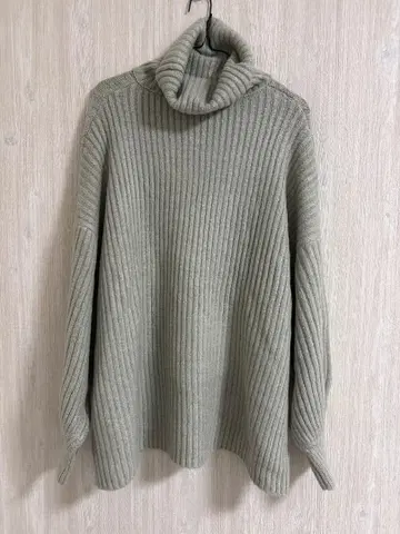 리브 터틀넥 스웨터 그레이