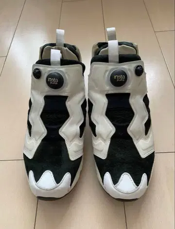 Reebok Instapump Fury 화이트/블랙 27cm