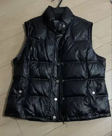 TOMMY HILFIGER 블랙 다운 베스트