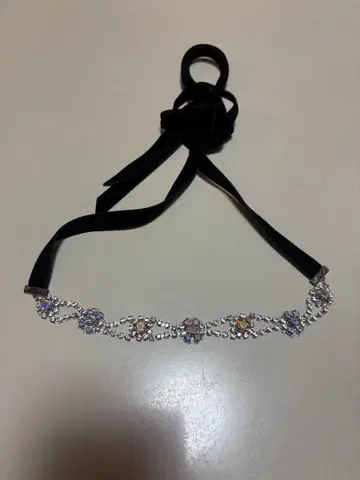 크리스탈 장식의 리본 벨트
