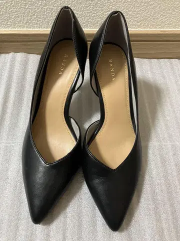 RANDA 블랙 스틸레토 하이힐