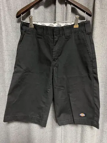 Dickies 블랙 숏팬츠