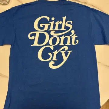 Girls Don't Cry 파랑 티셔츠