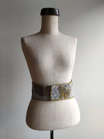 모리 하나에 비즈 자수 벨트 빈티지 나비 모티브