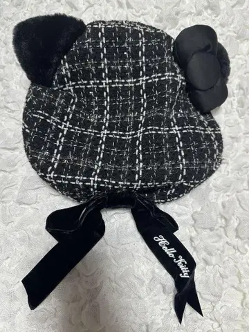 헬로키티 체크 무늬 베레모 유니버셜