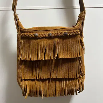 미네통카 MINNETONKA 프린지 스웨이드 숄더백 브라운