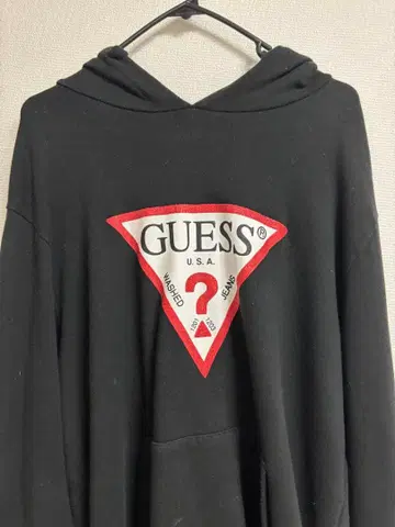 GUESS 블랙 후드 부착 후드티