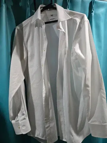 미착용 UNIQLO 슈퍼 논아이론 화이트 셔츠 M