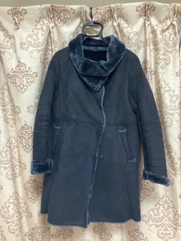 네이비 무스탕 롱 코트