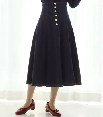 앞단추 컷 데님 플레어 스커트 NICE CLAUP