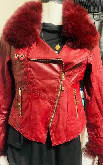 VERO MODA 빨간색 퍼 달린 가죽 자켓