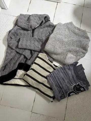 베이터. 고양이 자수 스트라이프 스웨터 외 3점