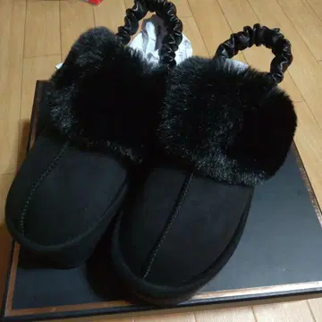 새상품 Rady 통굽 무스탕 샌들