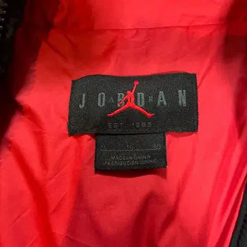 JORDAN 다운 자켓 블랙/레드
