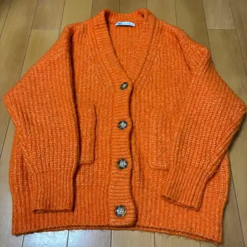 새상품급 zara 자라 오렌지 버튼 가디건 오버 사이즈 루즈핏 니트