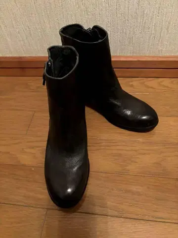 SAYA 가죽 숏부츠 24cm 블랙
