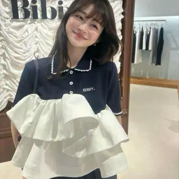 Bibiy 프릴 포함 반팔 피케 셔츠