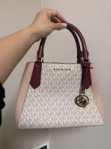 MICHAEL KORS MK 로고 프린트 숄더백