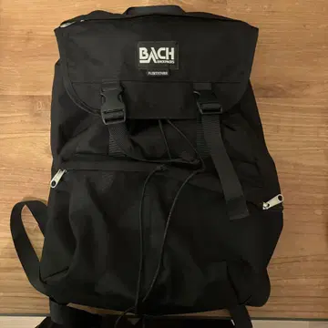 BACH 블랙 백팩