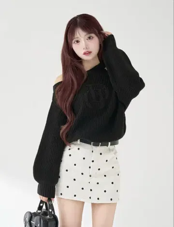 [ 당일 발송 ] 다리치 로고 아지메 니트탑