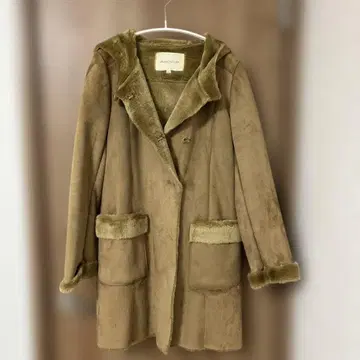 후드 부착 에코 무스탕 코트