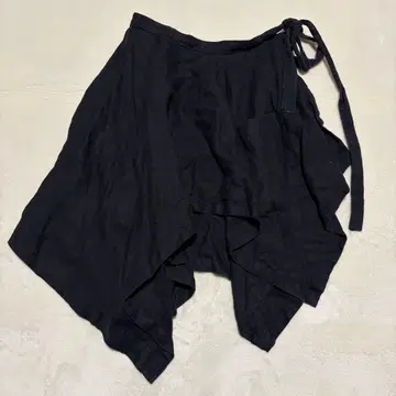 y102609 ROWENA SARTIN 랩스커트 블랙 끈