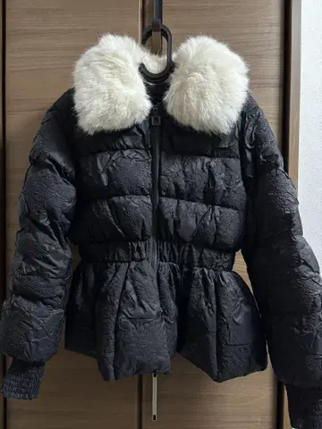 PELLICULE 퍼 블랙 자켓 F 사이즈