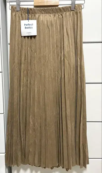 ZARA BASIC 스웨이드풍 플리츠 스커트