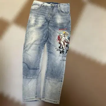 아트 프린트 포함 라이트 블루 데님 청바지