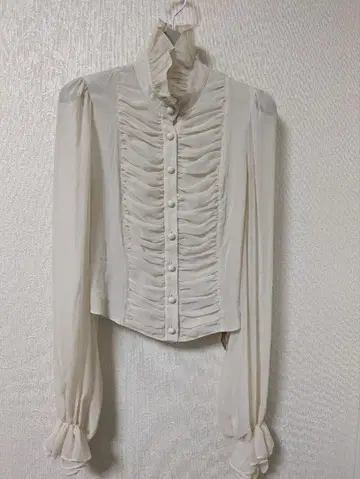 미사용 택 포함 아비에타주 벌룬 슬리브 아이보리 블라우스