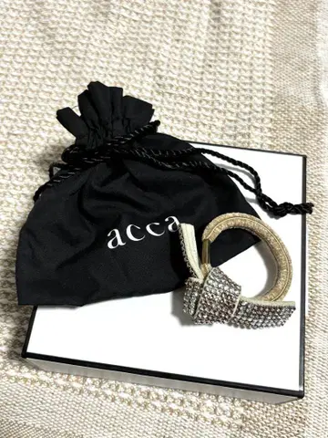 ACCA (아카) 드레스 포니 미사용품