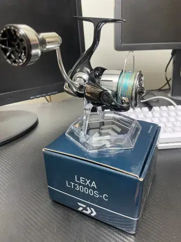 [ 새상품급 ] DAIWA 23렉사 LT3000S-C 고메쿠사스 핸들